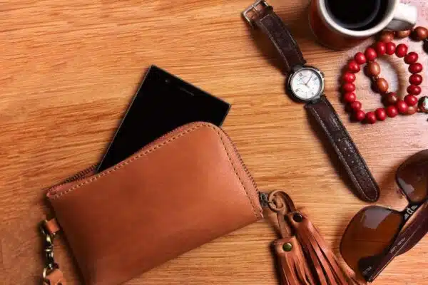 Les accessoires en cuir, des pièces incontournables pour un look intemporel toutes saisons confondues