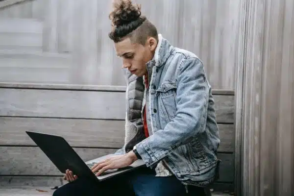 Les coiffures incontournables pour être tendance cette saison