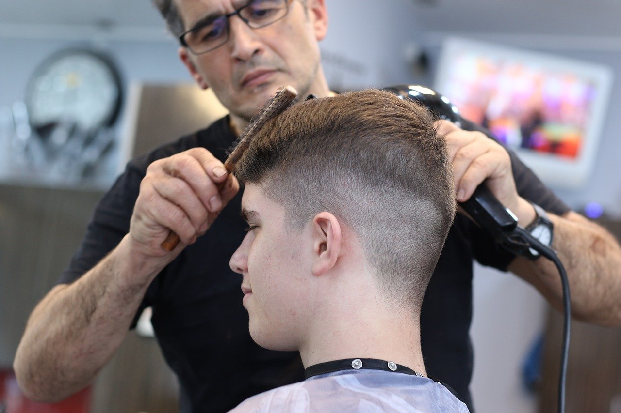 Fondu coupe homme : les différents styles de coupes de cheveux