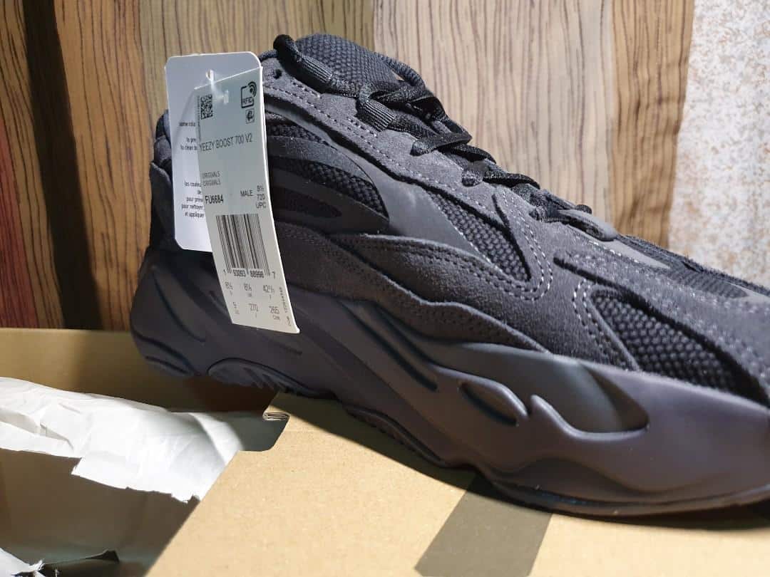 yeezy 700