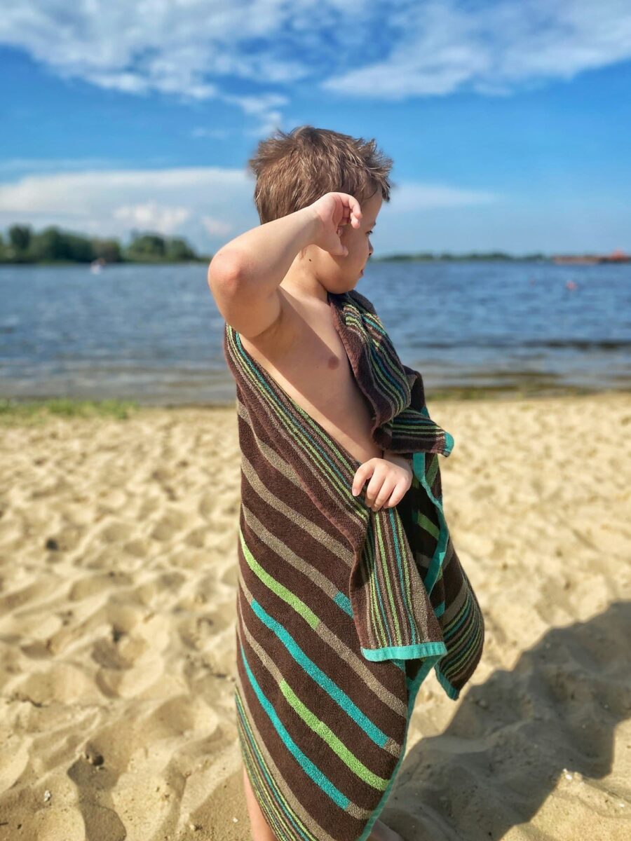 Comment le poncho de surf peut vous faciliter la vie sur la plage et ailleurs ?