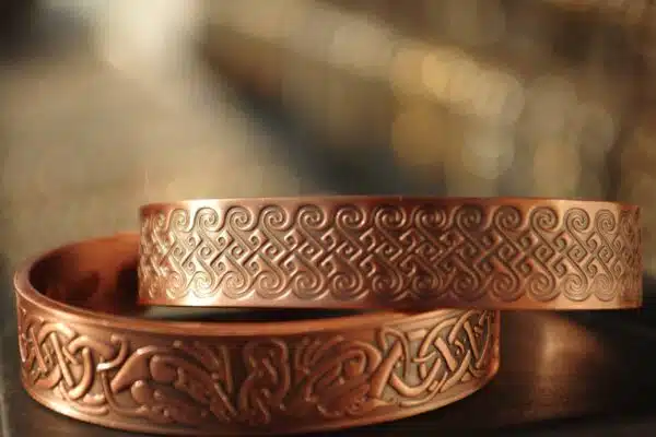 Mode : quels bijoux viking opter pour un look branché