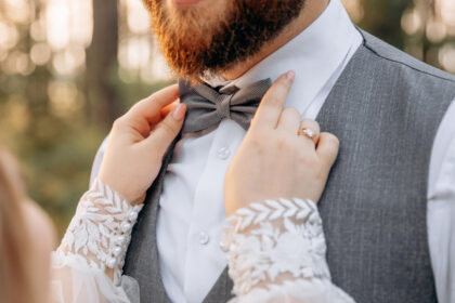 Mariage champêtre : comment bien choisir son nœud papillon ?