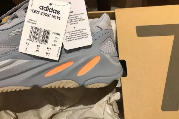 Comment nettoyer la Yeezy 700 ?